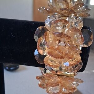 Elegant Gold Floral Bracelet